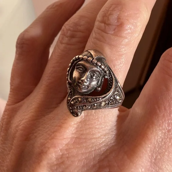 Antique Art deco 1920’s Sterling silver art Nouveau Flapper Face Ring - Picture 3 of 17